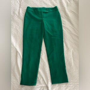 Beautiful Kelly green Talbots petites signature pants